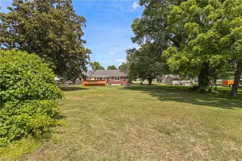 Exterior - 161 Lasalle Ave, Hampton, VA 23661 photo 6 of 8