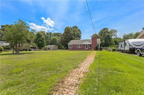 Exterior - 161 Lasalle Ave, Hampton, VA 23661 photo 7 of 8