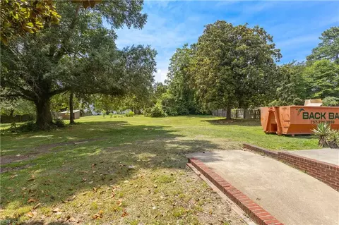 Exterior - 161 Lasalle Ave, Hampton, VA 23661 photo 3 of 8