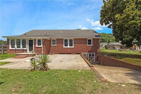 Exterior - 161 Lasalle Ave, Hampton, VA 23661 photo 4 of 8