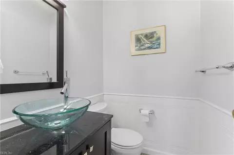 Bath - 8 Cantamar Ct, Hampton, VA 23664 photo 1 of 4
