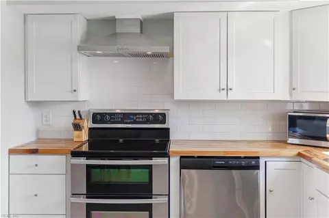 Kitchen - 8 Cantamar Ct, Hampton, VA 23664 photo 5 of 7