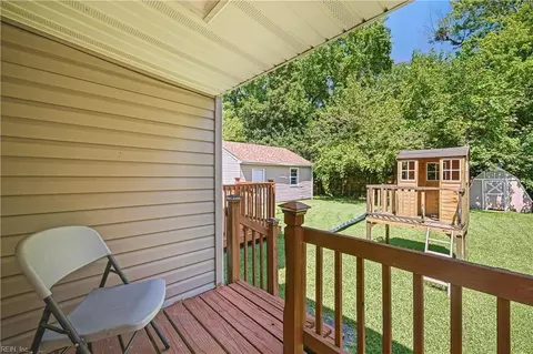 Exterior - 8046 E Glen Road Rd, Norfolk, VA 23505 photo 3 of 8