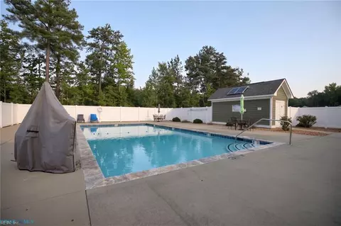 Exterior - 7400 Sinclair Way #2-E, Gloucester, VA 23061 photo 2 of 11