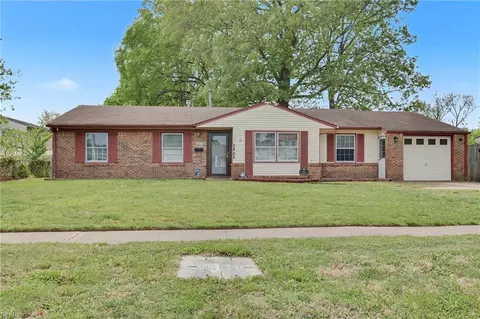 3805 Plaza Trl S, Virginia Beach, VA 23452