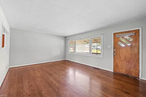 1217 Oleander Ave, Chesapeake, VA 23325