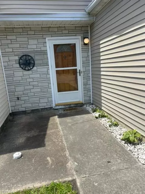 1250 Corkwood Cir, Chesapeake, VA 23320