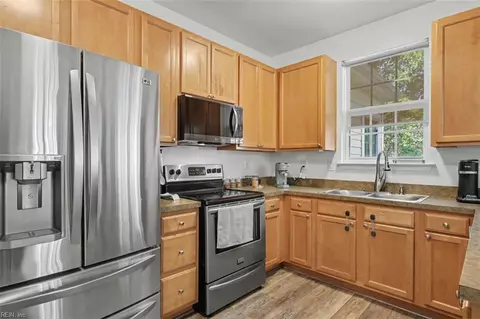 Kitchen - 1537 Hambledon Loop, Chesapeake, VA 23320 photo 2 of 3