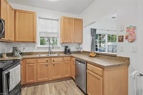 Kitchen - 1537 Hambledon Loop, Chesapeake, VA 23320 photo 3 of 3