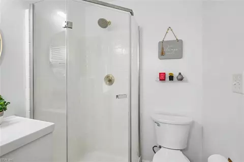 Bath - 1537 Hambledon Loop, Chesapeake, VA 23320 photo 2 of 4