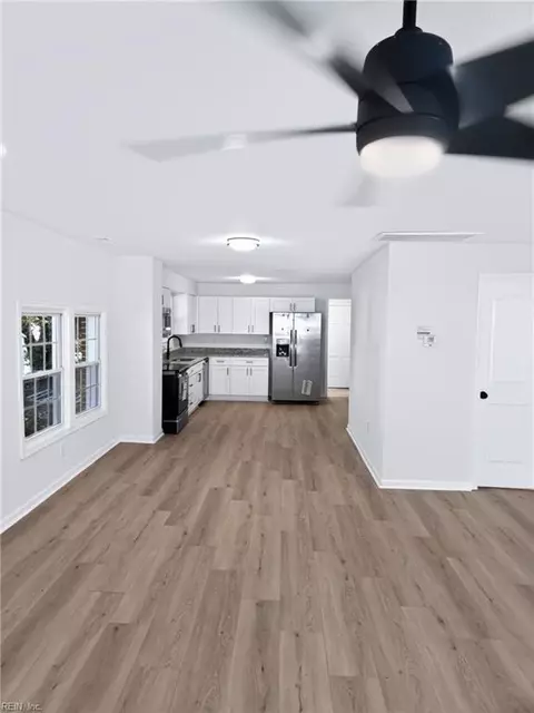 Entry Way - 118 Walnut St, Suffolk, VA 23434 photo 1 of 3