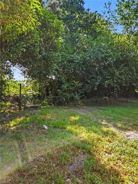 Exterior - 118 Walnut St, Suffolk, VA 23434 photo 9 of 9