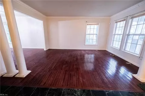 Living - 114 E Indian River Rd, Norfolk, VA 23523 photo 1 of 4