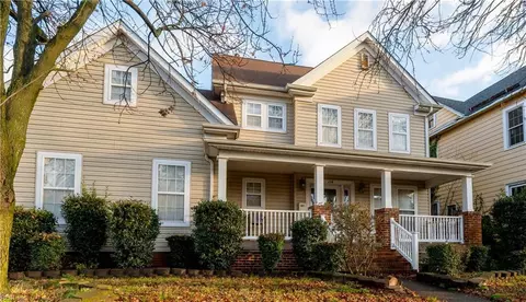 Exterior - 114 E Indian River Rd, Norfolk, VA 23523 photo 2 of 4