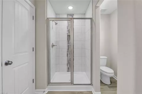 Bath - 4873 Beamon Rd, Norfolk, VA 23513 photo 4 of 4