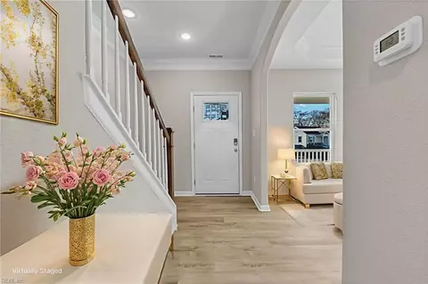 Entry Way - 4873 Beamon Rd, Norfolk, VA 23513 photo 3 of 9