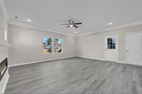 Living - 4873 Beamon Rd, Norfolk, VA 23513 photo 2 of 4