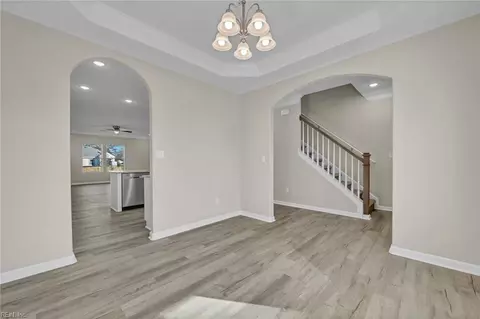 Entry Way - 4873 Beamon Rd, Norfolk, VA 23513 photo 4 of 9