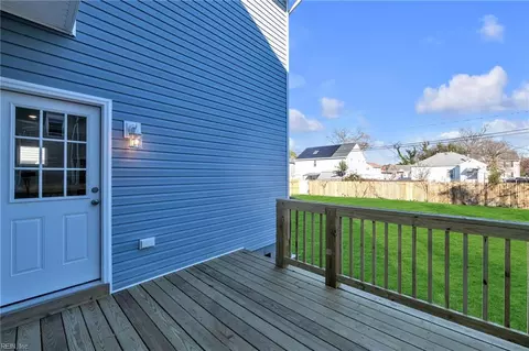 Exterior - 4873 Beamon Rd, Norfolk, VA 23513 photo 3 of 8