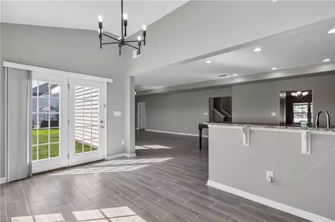 Entry Way - 335 Spring Hill Pl, Smithfield, VA 23430 photo 5 of 11