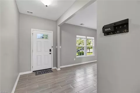 Entry Way - 335 Spring Hill Pl, Smithfield, VA 23430 photo 1 of 11