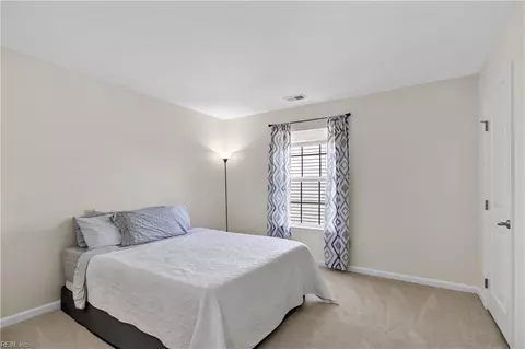 Bedroom - 335 Spring Hill Pl, Smithfield, VA 23430 photo 8 of 11