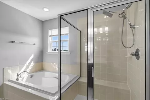 Bath - 335 Spring Hill Pl, Smithfield, VA 23430 photo 2 of 2