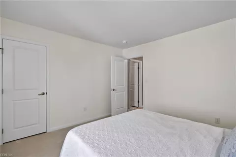 Bedroom - 335 Spring Hill Pl, Smithfield, VA 23430 photo 9 of 11