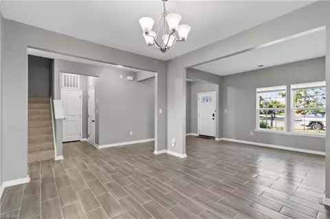 Entry Way - 335 Spring Hill Pl, Smithfield, VA 23430 photo 8 of 11