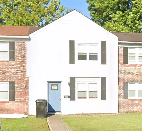 831 N Grosvenor Ct, Virginia Beach, VA 23462