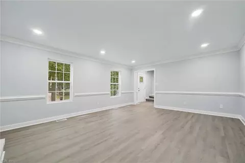 Living - 130 Devon Rd, Williamsburg, VA 23188 photo 2 of 4