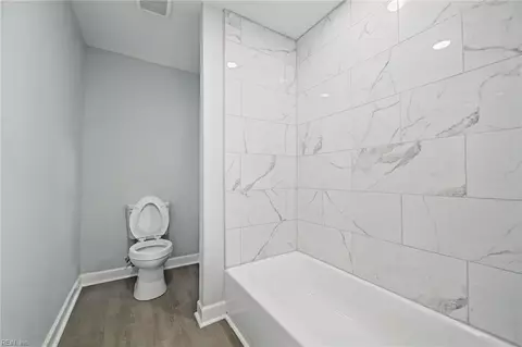 Bath - 130 Devon Rd, Williamsburg, VA 23188 photo 3 of 4