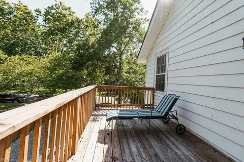 Exterior - 40 Pear Ave, Hampton, VA 23661 photo 6 of 6