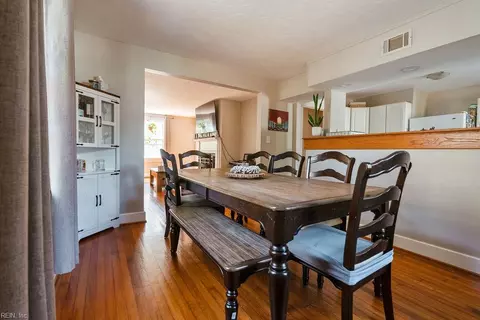 Dining - 40 Pear Ave, Hampton, VA 23661 photo 2 of 2