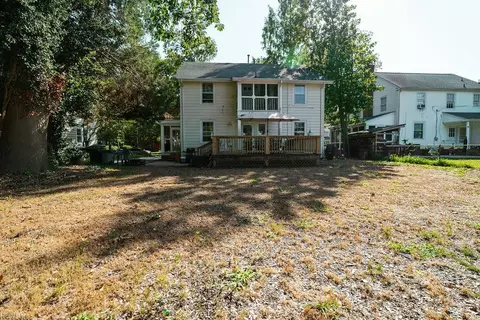 Exterior - 40 Pear Ave, Hampton, VA 23661 photo 4 of 6