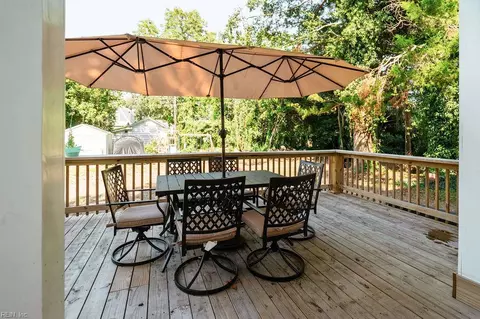 Exterior - 40 Pear Ave, Hampton, VA 23661 photo 3 of 6