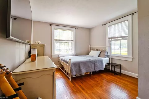 Bedroom - 40 Pear Ave, Hampton, VA 23661 photo 2 of 4