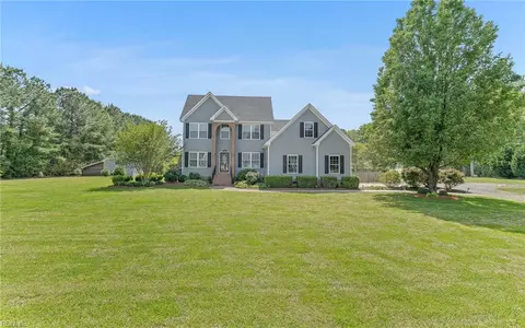 103 Country Meadows Dr, South Mills, NC 27976