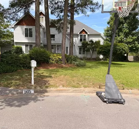 905 Infanta Cir, Virginia Beach, VA 23456