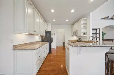Kitchen - 1225 Eagle Pointe Way, Chesapeake, VA 23322 photo 2 of 3
