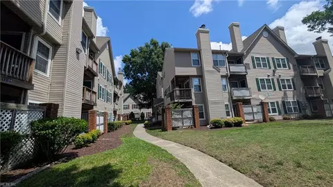 12912 Daybreak Cir, Newport News, VA 23602