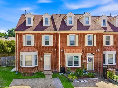 1213 Killington Sq, Chesapeake, VA 23320