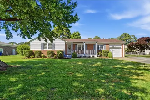 4710 Hatton Point Rd, Portsmouth, VA 23703