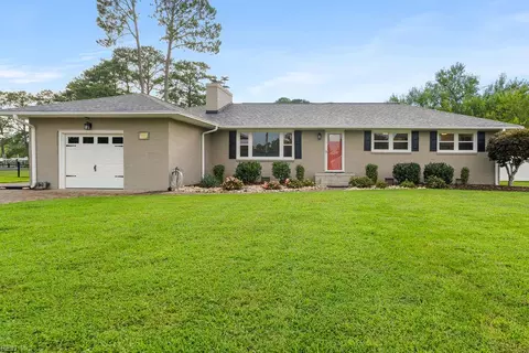206 Raymond Dr, Seaford, VA 23696