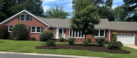 3040 Edinburgh Dr, Virginia Beach, VA 23452
