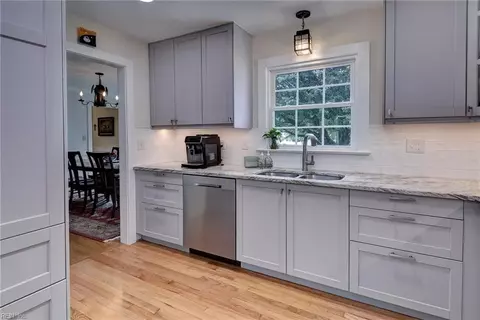 Kitchen - 9084 River Cres, Suffolk, VA 23433 photo 3 of 6
