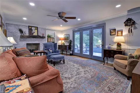 Living - 9084 River Cres, Suffolk, VA 23433 photo 2 of 4