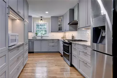 Kitchen - 9084 River Cres, Suffolk, VA 23433 photo 1 of 6