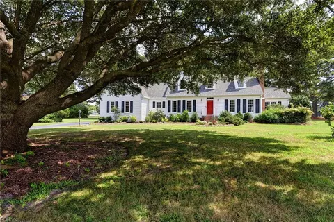 Exterior - 9084 River Cres, Suffolk, VA 23433 photo 3 of 16