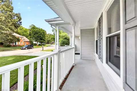 Exterior - 619 Bartell Dr, Chesapeake, VA 23322 photo 5 of 14